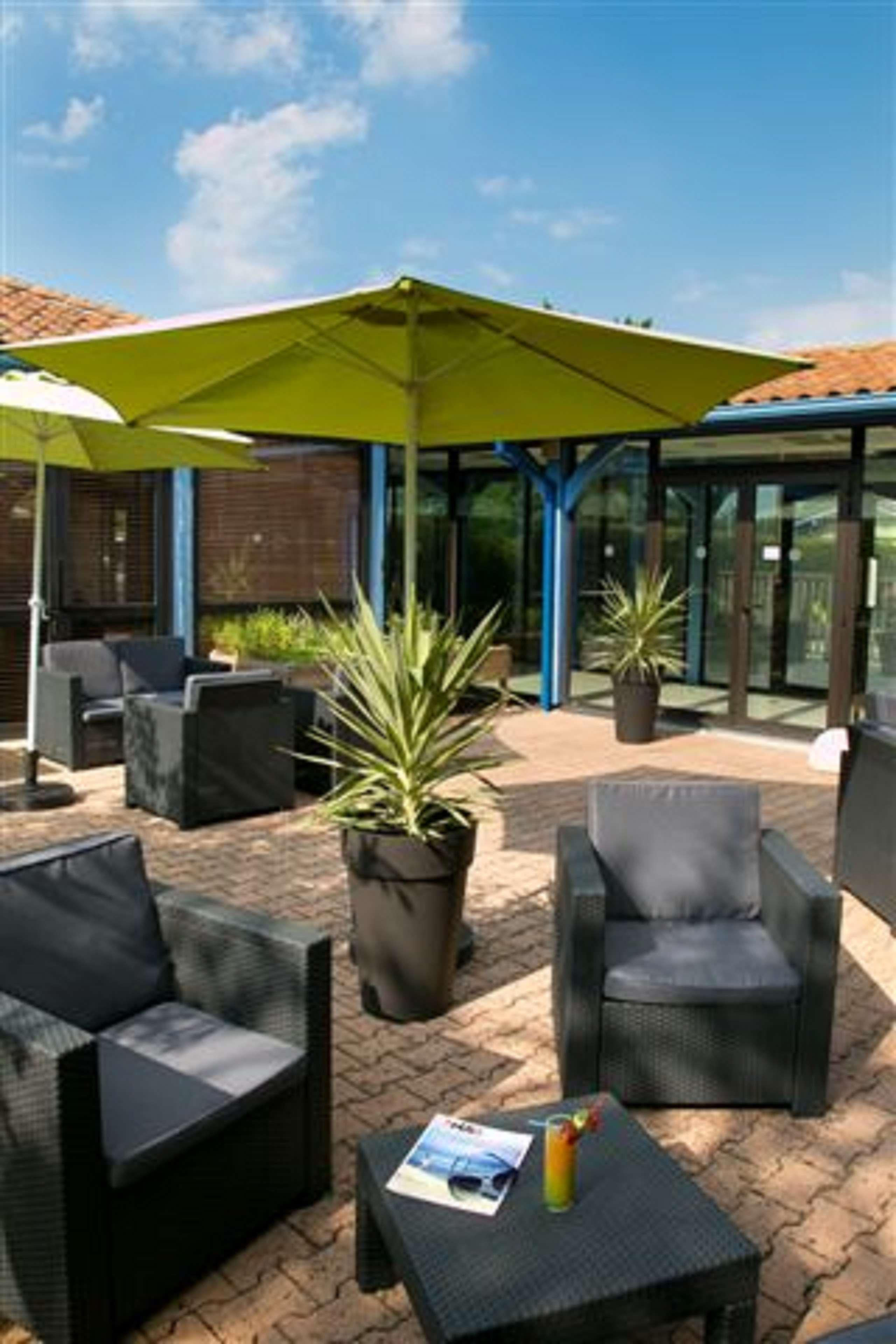 Kyriad Prestige Bordeaux Aeroport Merignac  Bagian luar foto