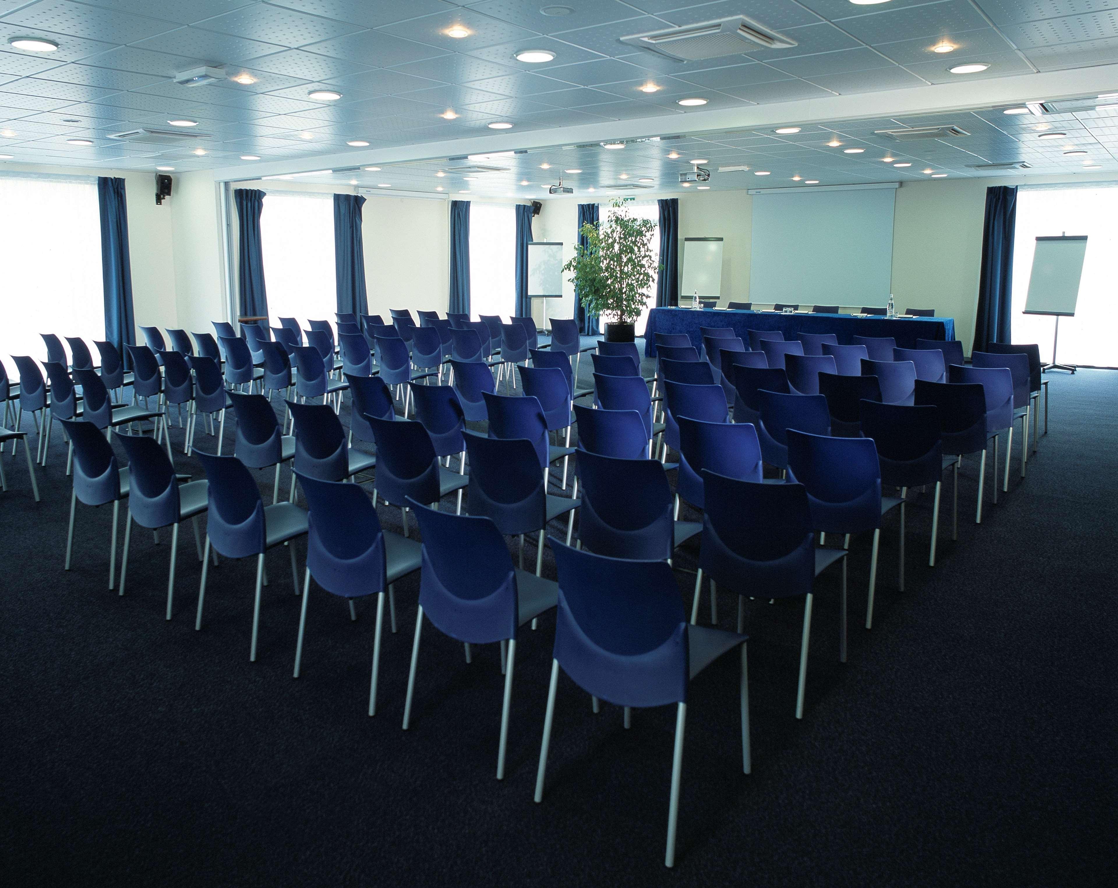 Kyriad Prestige Bordeaux Aeroport Merignac  Bagian luar foto