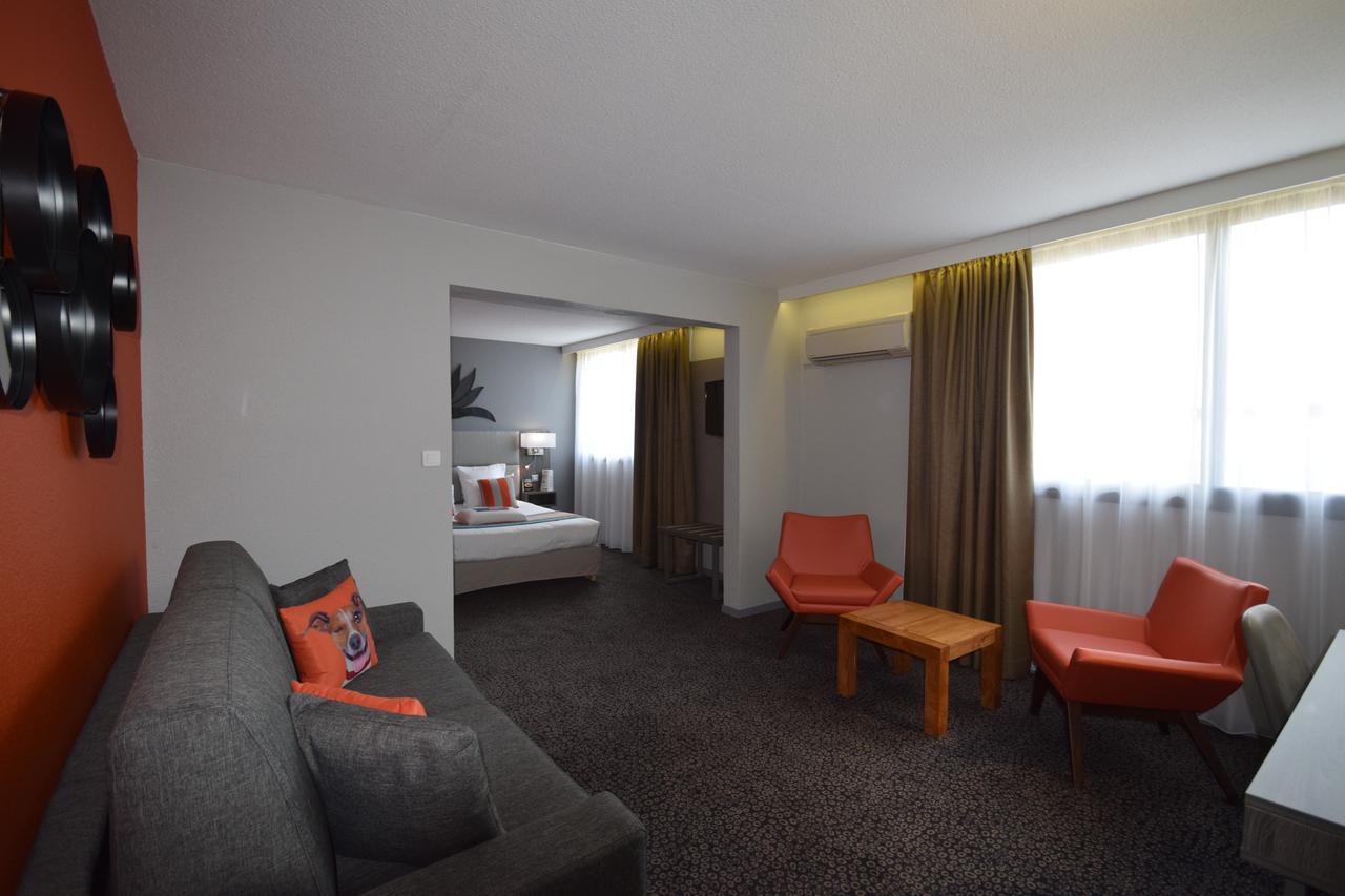 Kyriad Prestige Bordeaux Aeroport Merignac  Bagian luar foto